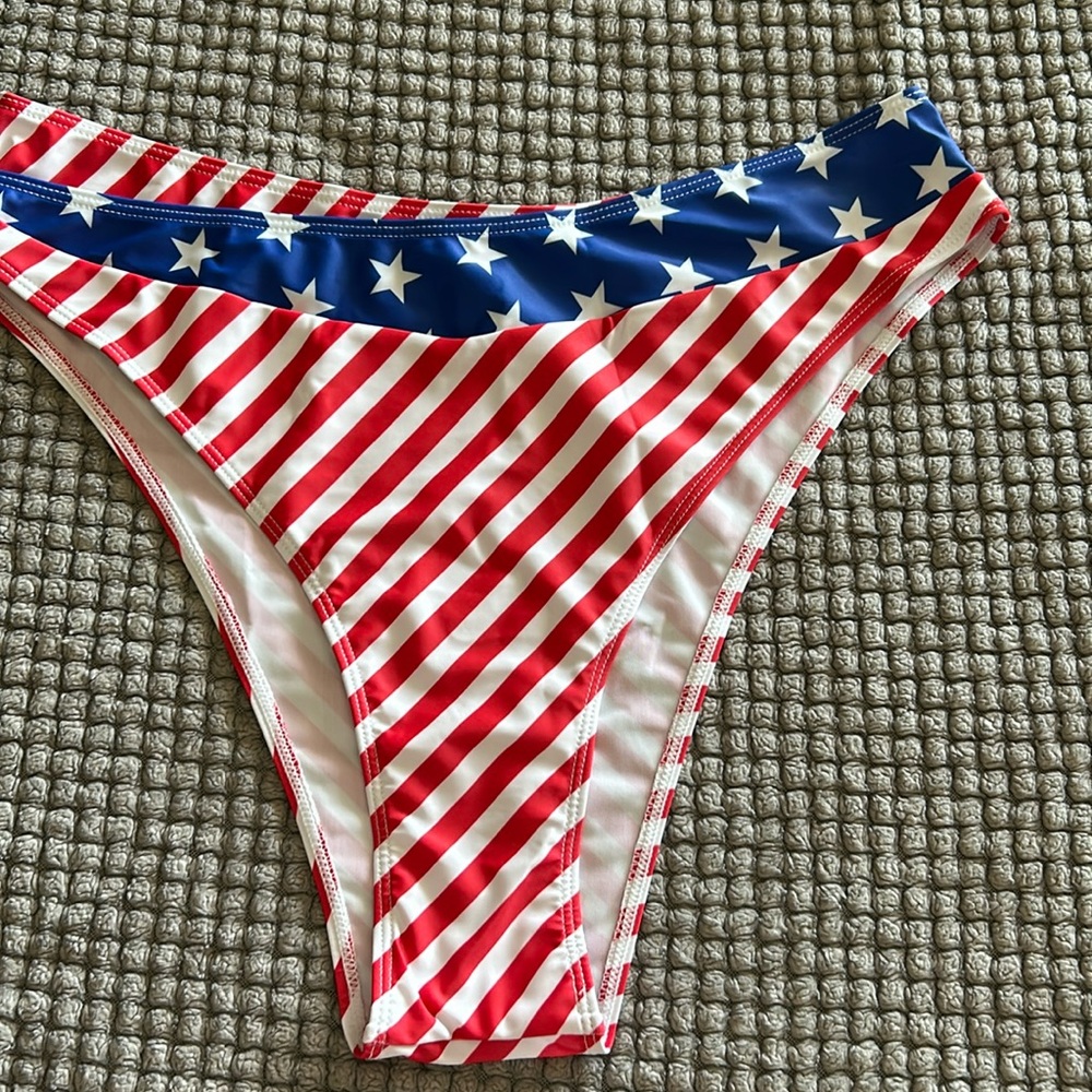 Women’s Patriotic Bathing Suit Bottoms Never Worn Size 2XL